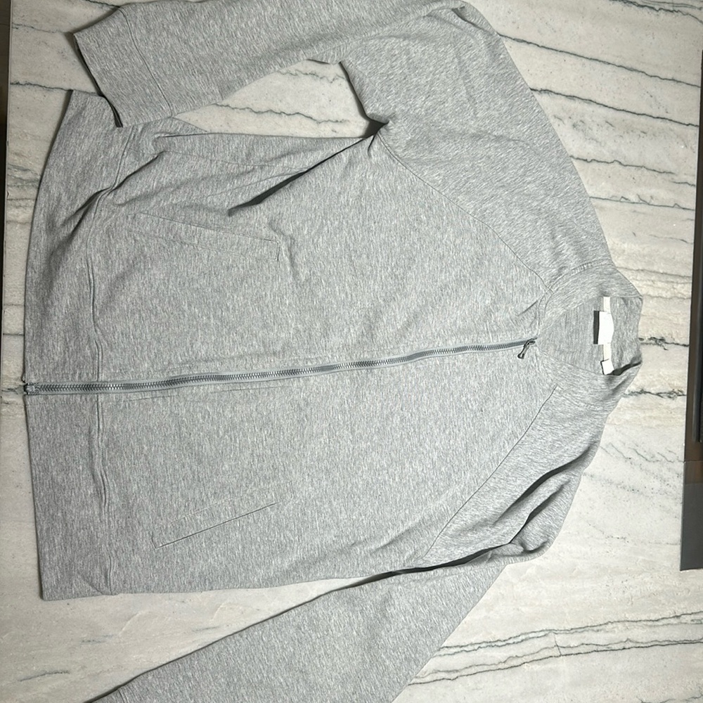 Chic zip up light sweater- soft!